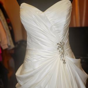 Elegant Wedding Gown